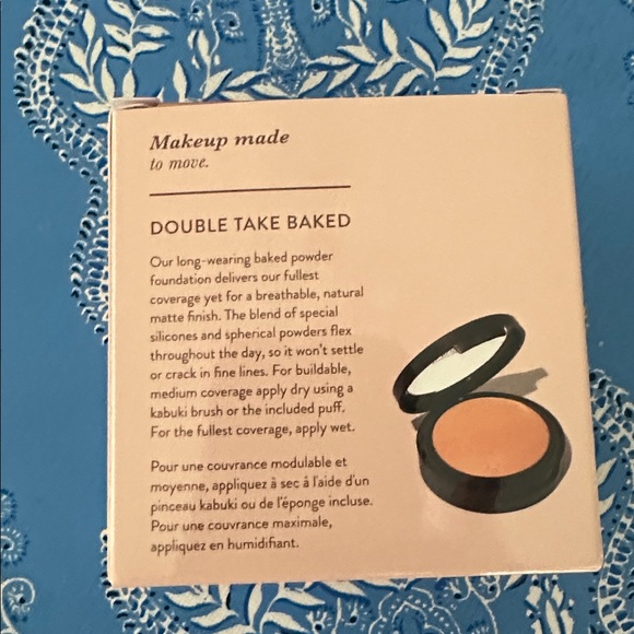 Laura Geller Double take Baked Foundation ~ shade Medium - Picture 2 of 3